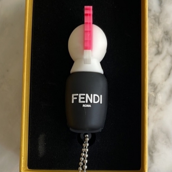 FENDI Karl Lagerfeld novelty KeyChain USB/PEN Drive & JAPAN EXCLUSIVE NOTEBOOK. - Picture 4 of 11
